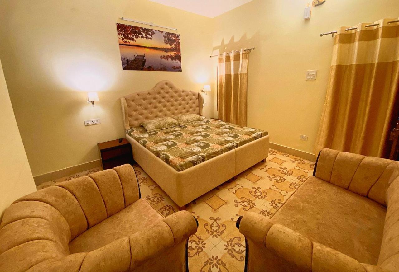 Ekant Guest House Dadāhu Dış mekan fotoğraf