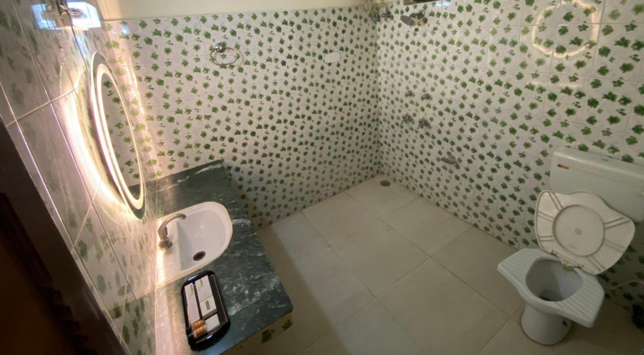 Ekant Guest House Dadāhu Dış mekan fotoğraf
